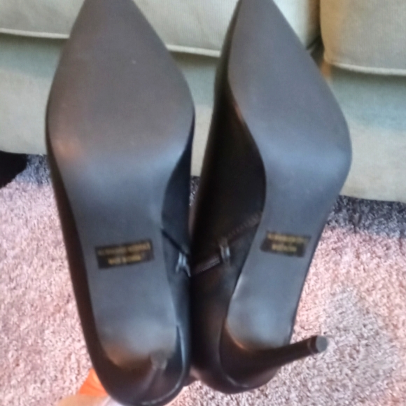 Windsor Heel Ankle Boots - Picture 4 of 4